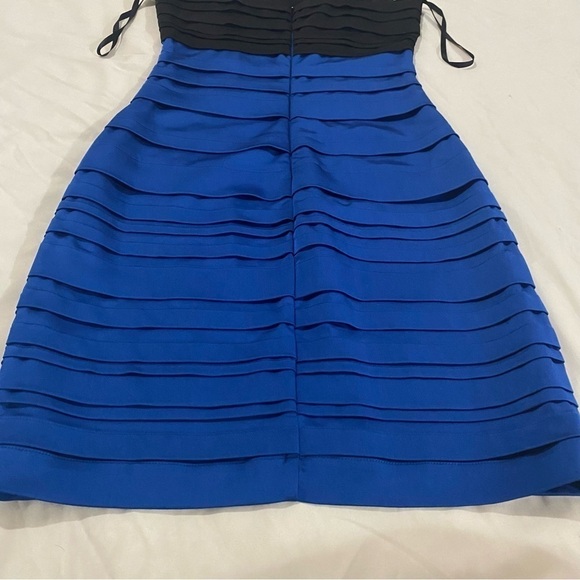 OH SO GORGEOUS BCBGMAXAZRIA MIDI  COCKTAIL DRESS MIDNIGHT BLUE COLOR SIZE 0 - Picture 3 of 7